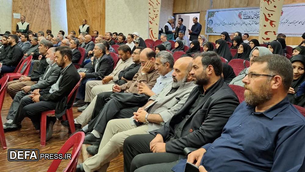 مهم‌ترین سلاح شیعیان، تمسک و پیروی از اهل‌بیت است