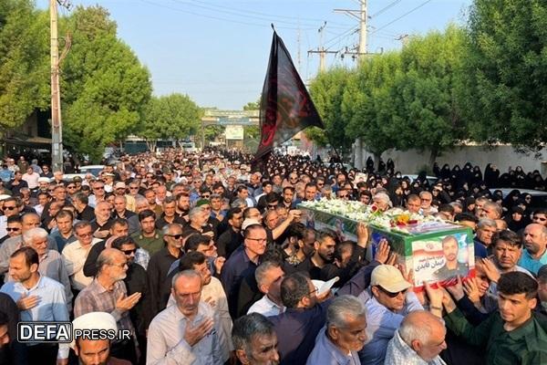 تشییع با شکوه پیکر شهید «ایمان قائدی» در بوشهر تشییع با شکوه پیکر شهید «ایمان قائدی» در بوشهر