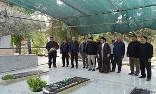 نماینده ولی‌فقیه در لرستان: شهدا راه عزت را برای ملت هموار کردند