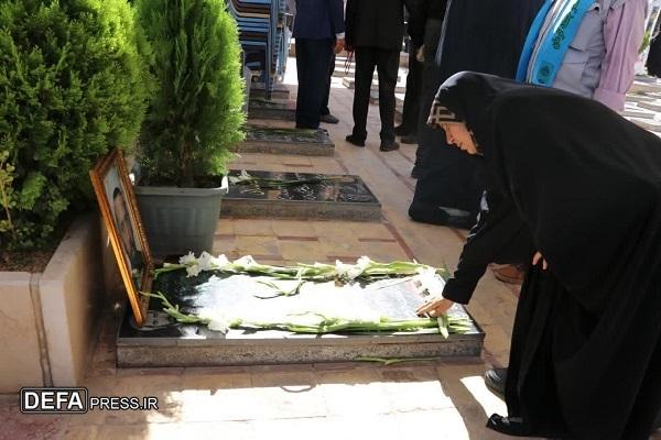 تجدید میثاق با آرمان‌های شهدا و امام جمعه فقید کرمان در سالروز نخستین نماز جمعه انقلاب+تصاویر