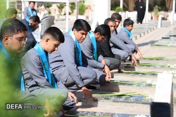 تجدید میثاق با آرمان‌های شهدا و امام جمعه فقید کرمان در سالروز نخستین نماز جمعه انقلاب+تصاویر