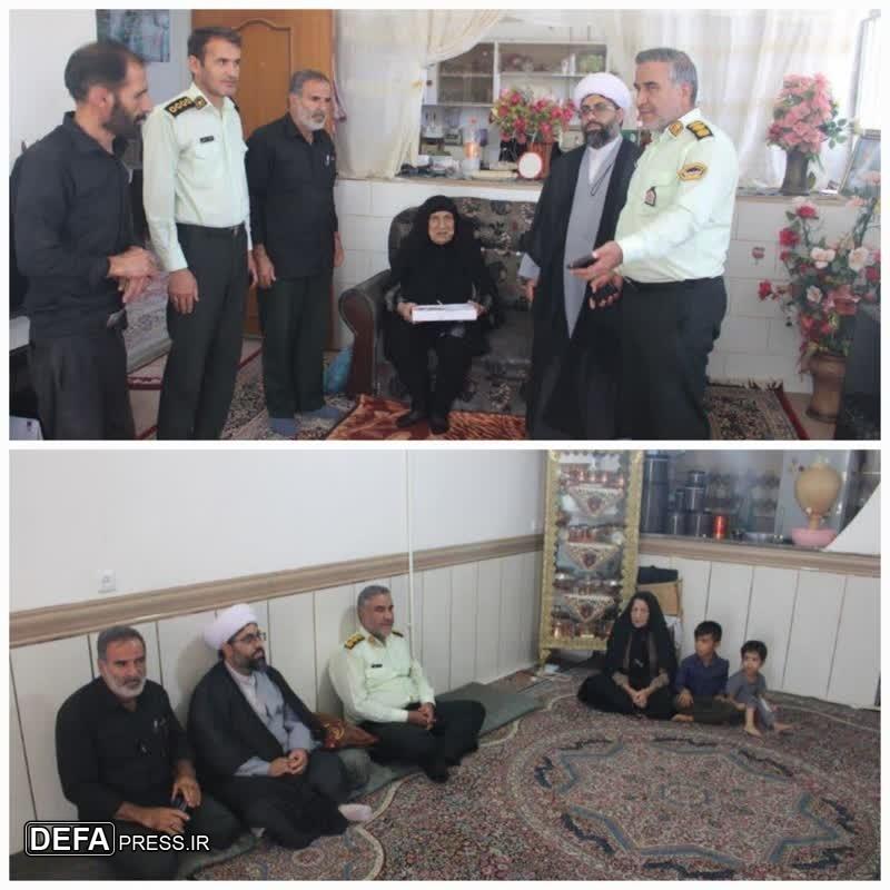 ادای احترام فرمانده انتظامی زرند به خانواده شهدای سرافراز
