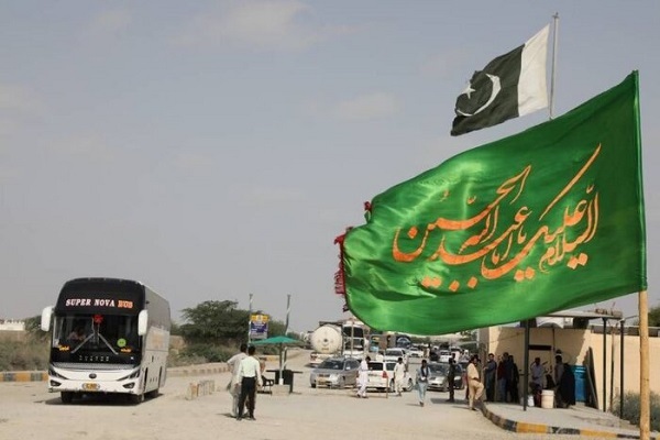 ورود کامیون‌های حامل زائران پاکستانی به کرمان در ایام اربعین ممنوع شد