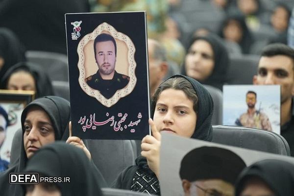 آیین گرامیداشت اربعین ۸۶ شهید لرستانی جنگ تحمیلی ۱۲ روزه برگزار شد + عکس