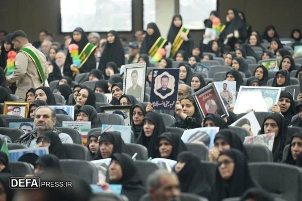 آیین گرامیداشت اربعین ۸۶ شهید لرستانی جنگ تحمیلی ۱۲ روزه برگزار شد + عکس