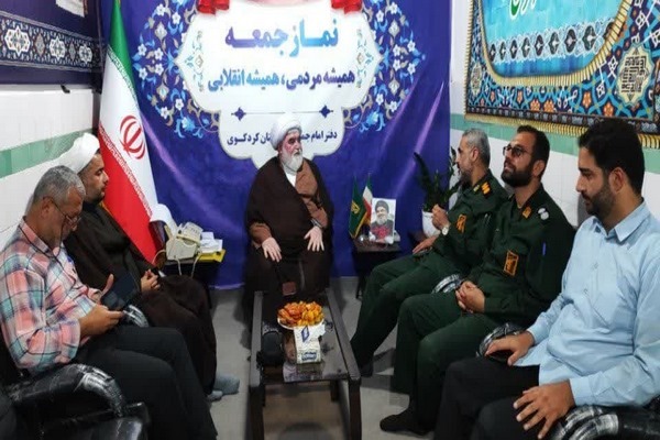 نماز جمعه در راس همه امور می‌باشد