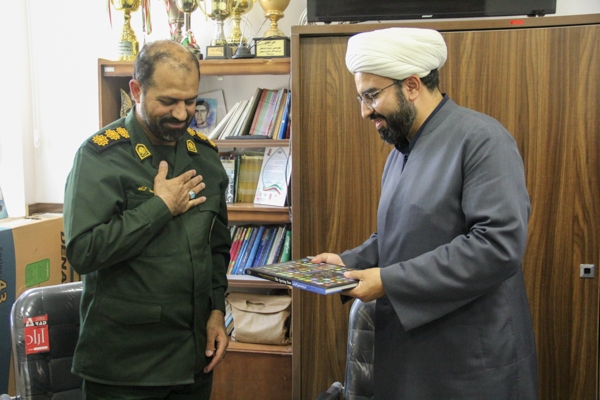 دیدار مدیرکل حفظ آثار دفاع مقدس یزد با رئیس بسیج دانش‌آموزی استان/ تأکید بر تربیت نسل انقلابی با الهام از سیره شهدا+ تصاویر