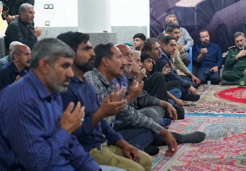برگزاری مراسم بزرگداشت شهدای اقتدار و زائران امام رضا (ع) در شهر افزر