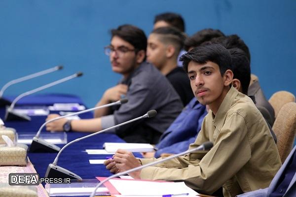 نوجوانان آینده‌سازان جامعه اسلامی هستند