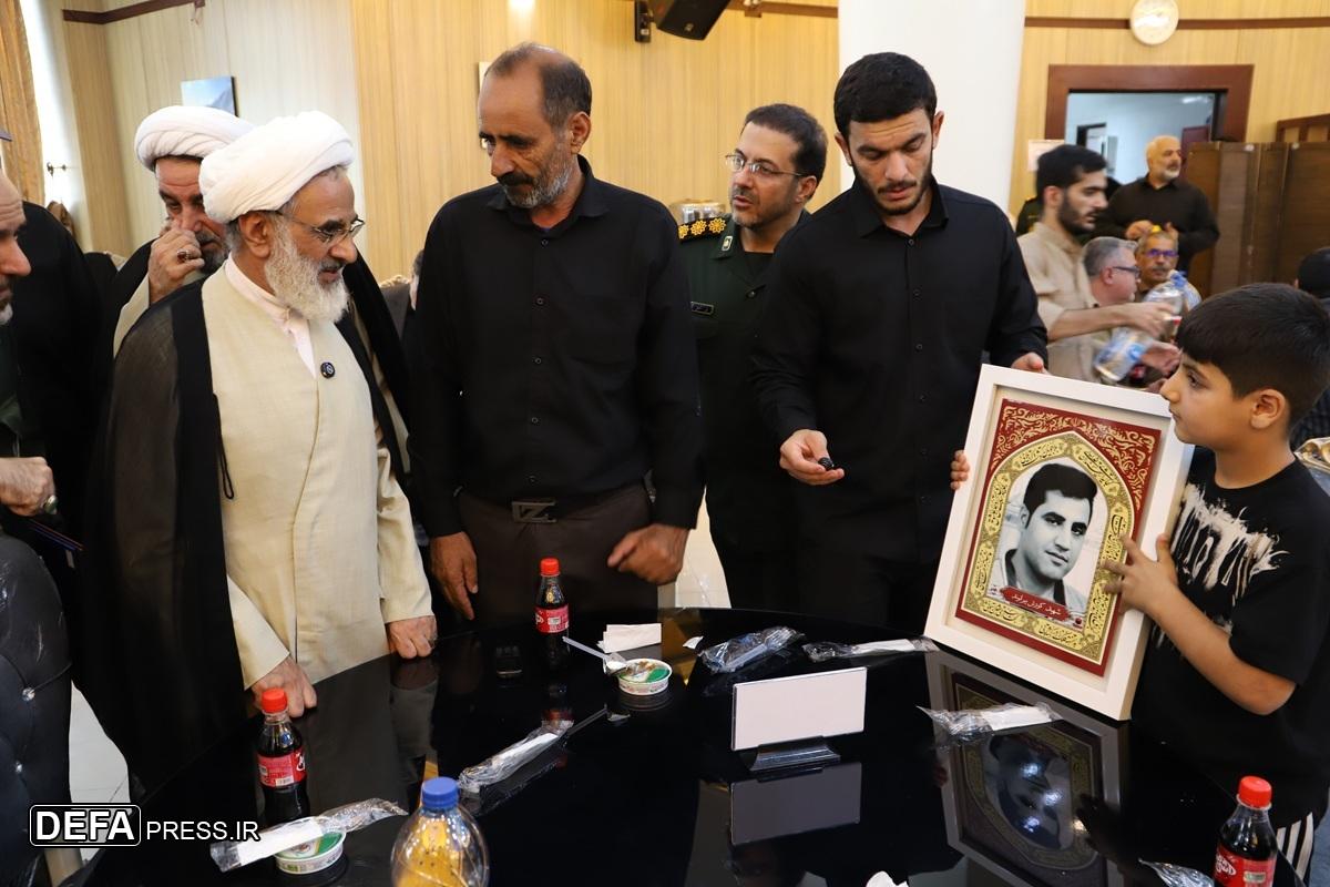 دیدار  حجت‌الاسلام حاجی‌صادقی با خانواده شهدای اقتدار در استان لرستان