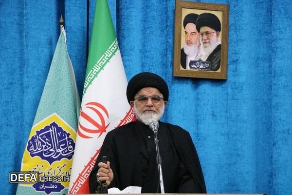 انقلاب اسلامی برگرفته از آموزه های دینی و ثمره خون شهیدان است