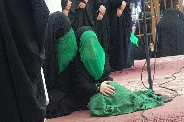 مادران و کودکان گیلانی پای سفره دلدادگی حضرت رقیه (س)