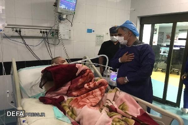 فرماندار سنندج از مصدومان حادثه آتش‌سوزی آبیدر عیادت کرد