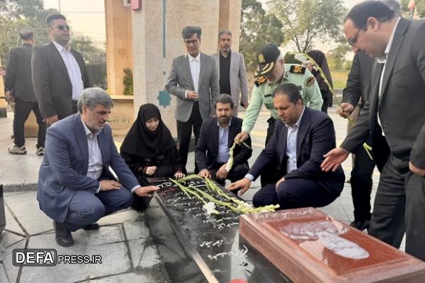 ادای احترام معاون رئیس جمهور به شهدای استان همدان + تصاویر