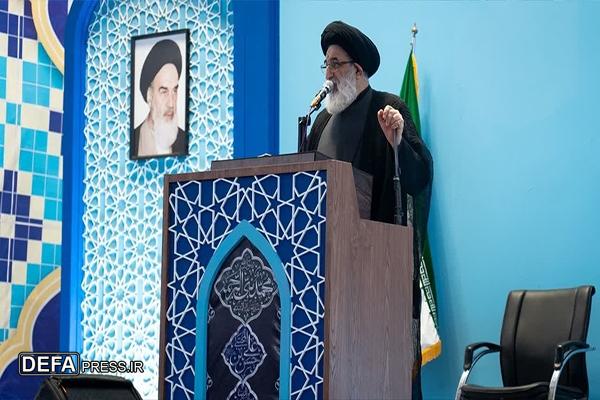 امام جمعه کرج: مسجد سنگر اصلی انقلاب است و نباید رها شود / صنعت دفاعی نعمتی الهی و ضامن اقتدار ملی است