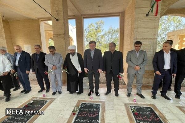 تجدید میثاق مسئولان استان بوشهر با شهدای جزیره خارگ