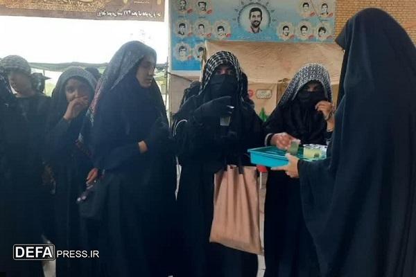 موکب «شهدای گمنام»؛ میعادگاه مهر و خدمت‌رسانی بسیج به زائران رضوی در محور فریمان 