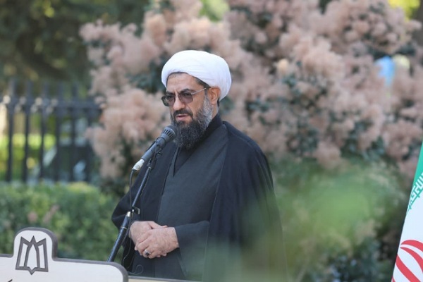 آرامگاه بوعلی‌سینا می‌تواند مرکز انجمن‌های فلسفی و پزشکی شود