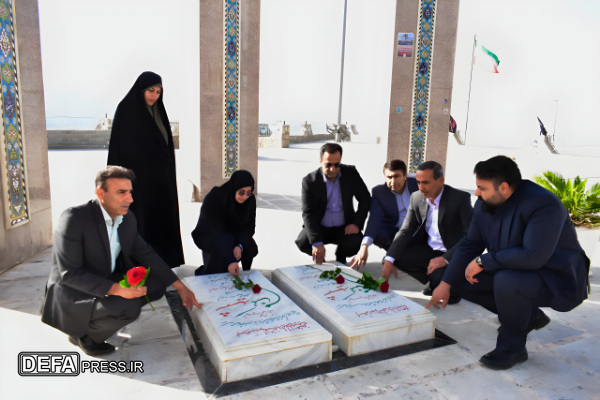 تجدید میثاق معاون آموزش ابتدایی وزیر آموزش و پرورش با شهدای گمنام یاسوج