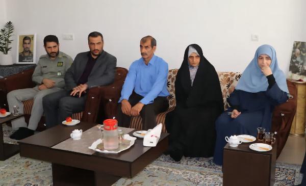 دیدار رئیس سازمان حفاظت محیط‌زیست با خانواده شهید جنگ ۱۲ روزه در شاهرود