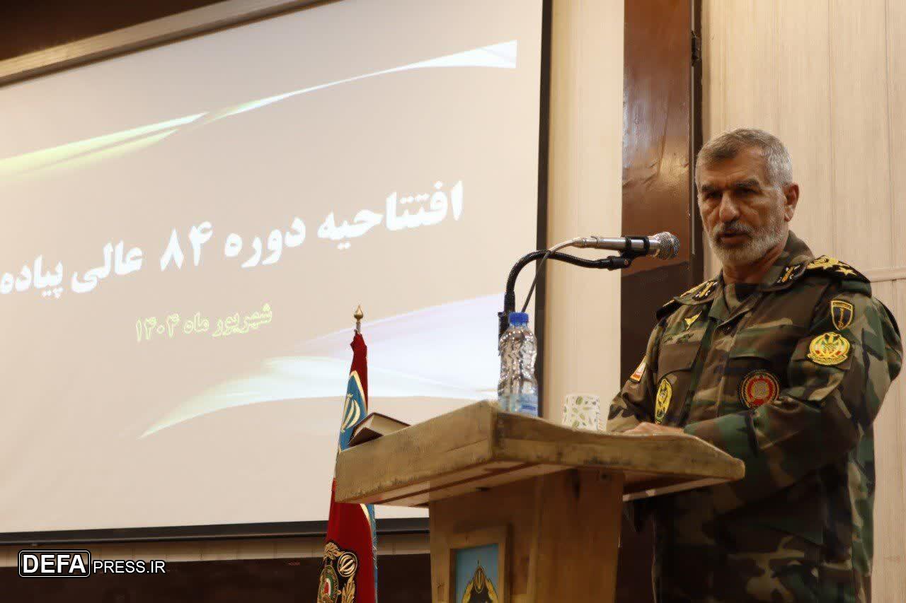 فرمانده ارشد نظامی آجا در فارس و کهگیلویه و بویراحمد: ایمان، انضباط و آموزش، پایه‌های فرماندهی آینده است