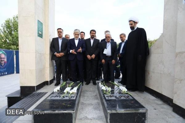 ادای احترام وزیر علوم به مقام شامخ شهدای گمنام دانشگاه بوعلی‌سینای همدان + تصاویر