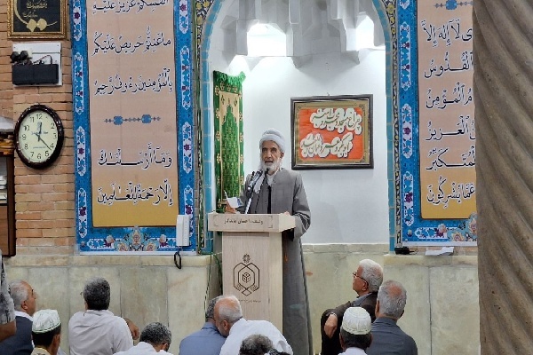 امام جمعه سنندج: رفع مشکلات جامعه در گرو همکاری دولت و ملت است
