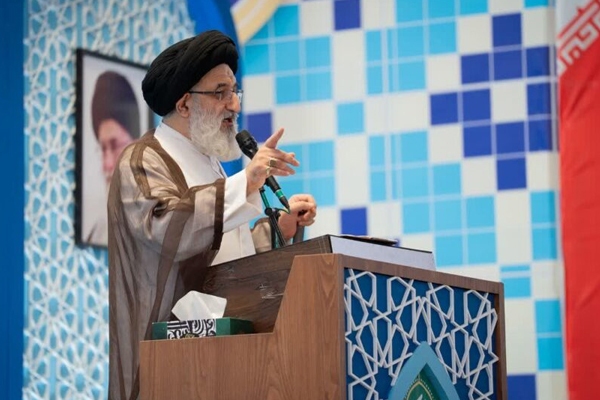 امام جمعه کرج: مسئله غزه باید زنگ بیداری جهان اسلام باشد