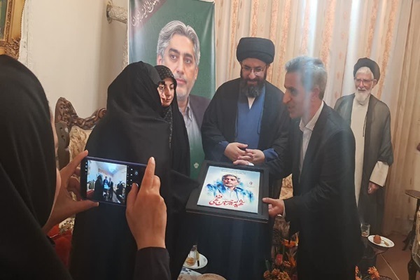 باید سبک تربیتی برای شهدا الگویی برای جوانان باشد