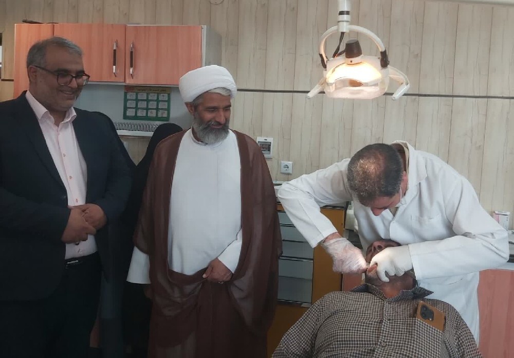 آغاز هفته فرهنگی آشتیان با ارائه خدمات درمانی رایگان