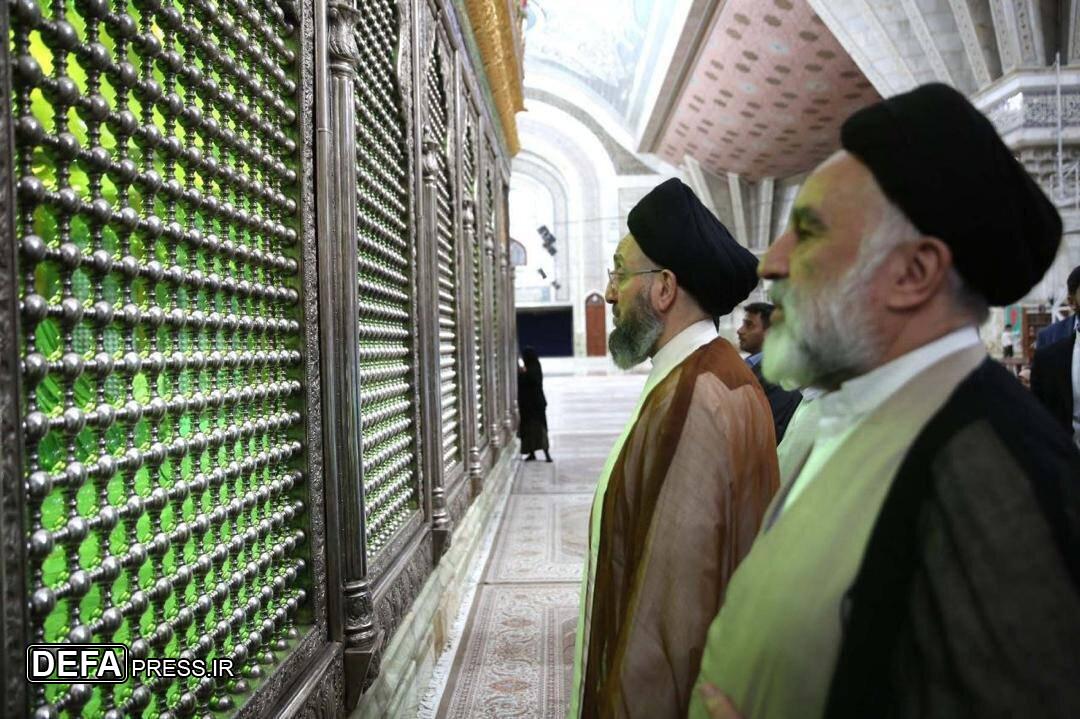 ادای احترام سید عمار حکیم به مقام امام خمینی