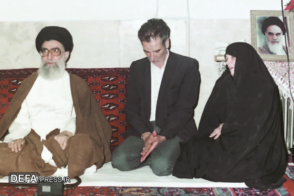 در لندن با قاشق رهبر معظم انقلاب غذا می‌خورد
