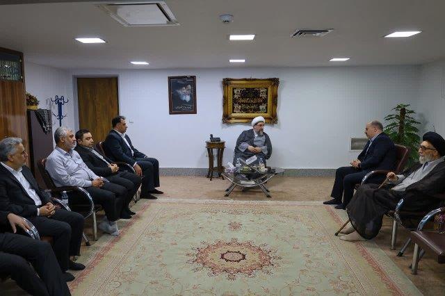 دیدار دکتر یزدانیان، رییس پژوهشگاه فضایی ایران با نماینده ولی فقیه در استان و امام جمعه تبریز