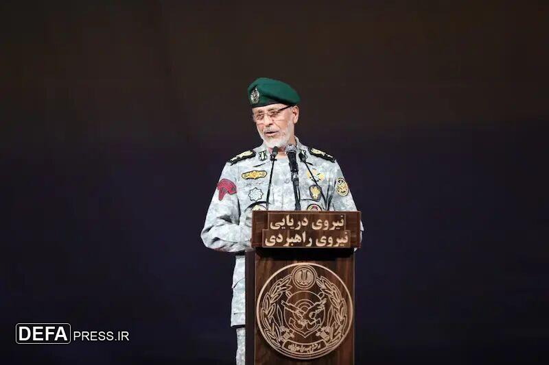 دریادار سیاری: دشمنان مترصد شکستن اتحاد و همدلی ما هستند