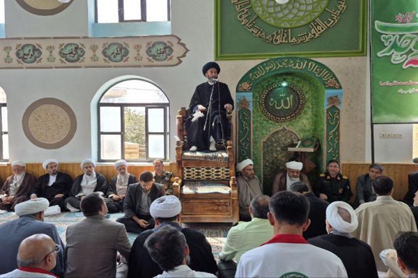 تنها راه مقابله با ظلم و تجاوز دشمن، تمسک به وحدت مسلمانان است