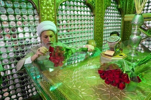 تصاویر/ آیین غبارروبی حرم مطهر شاهچراغ (ع) به مناسبت هفته وحدت