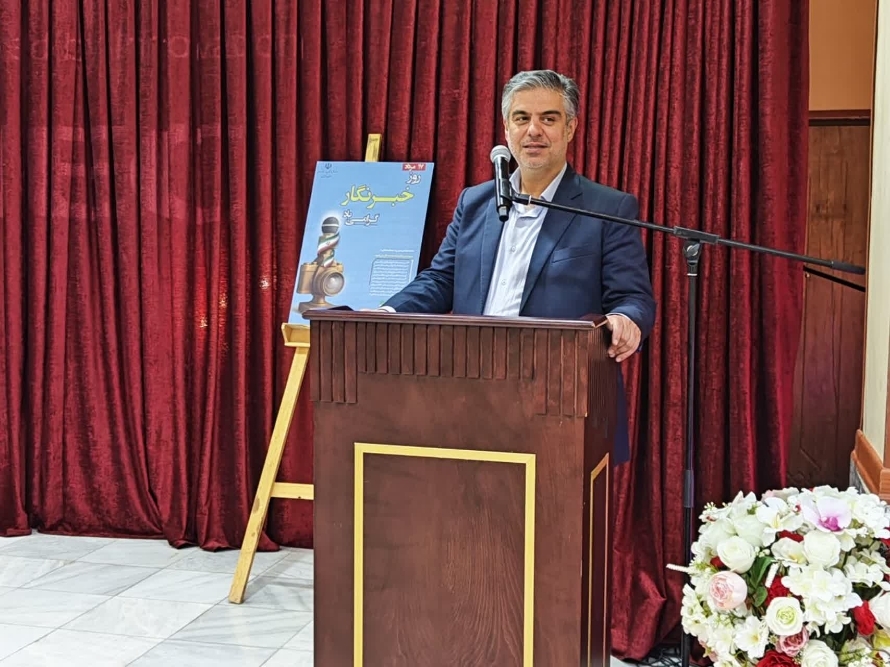 مهدی زندیه وکیلی: خبرنگاری عشق است، نه شغل