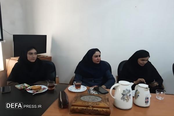 آموزه‌های دفاع مقدس در کتب درسی ابتدایی پیاده سازی شود
