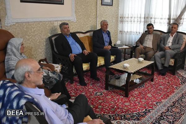 دیدار صمیمی فرماندار ساوجبلاغ با خانواده‌های شهدا و جانباز دوران دفاع مقدس