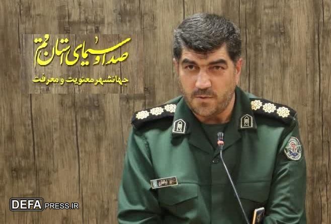 اعطای حکم مسئولیت هیات امنای یادمان شهدای گمنام به مدیرکل صداوسیمای مرکز قم
