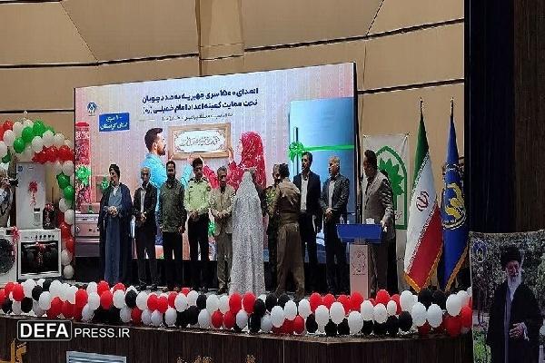 یکصد سری جهیزیه به نوعروسان تحت‌پوشش کمیته امداد کردستان اهدا شد