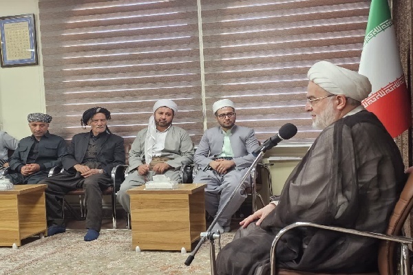 تصاویر/ دیدار جمعی از ماموستایان شهرستان دهگلان با نماینده ولی‌فقیه در استان کردستان
