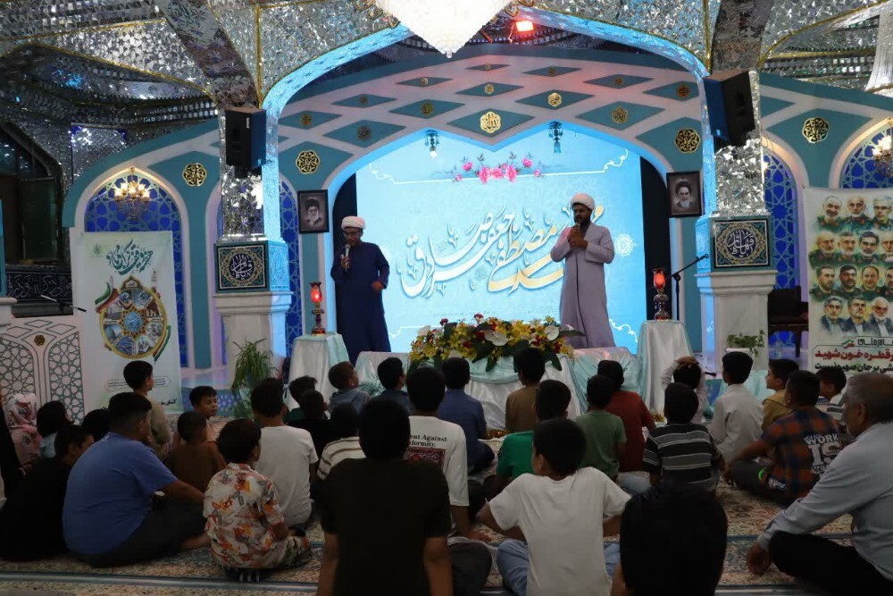 تصاویر/ برگزاری مراسم میلاد حضرت رسول اکرم (ص) و امام صادق (ع) در آستان مقدس امامزاده سیدعباس (ع)