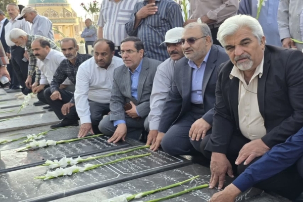 آزادگان اردوگاه مفقودین تکریت ۱۲ با شهدای اصفهان تجدید عهد و پیمان کردند