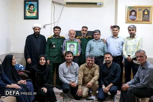 دیدار فرمانده سپاه لامرد با خانواده‌های شهدا