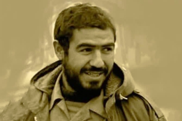 ادامه راه شهدا در عزت، شرافت و دفاع جانانه از تمام ارکان کشور است