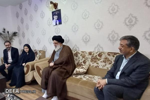 دیدار نماینده ولی‌فقیه در البرز با خانواده‌های شهدا و ایثارگران اهل سنت