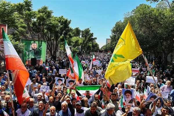 حضور پرشور مردم انقلابی و ولایتمدار شهرستان گرمسار در راهپیمایی جمعه خشم و نصر