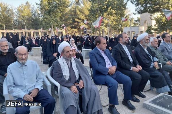 بزگزاری یادواره شهیدان «محسن و نوشین امیدی» در نهاوند + تصاویر