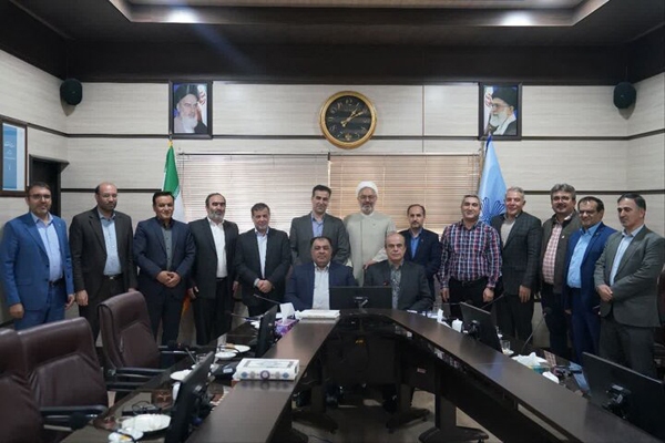 آزادگان، برگ زرین تاریخ کشور هستند